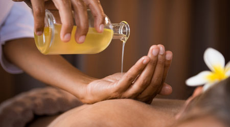 Abhyanga-(-Medicated-Oil-Massage-)